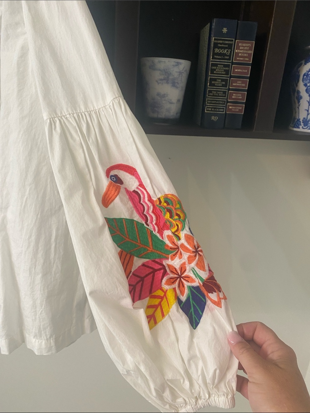 crown & ivy White Boho Peasant Top with Colorful Embroidery - Picture 4 of 5
